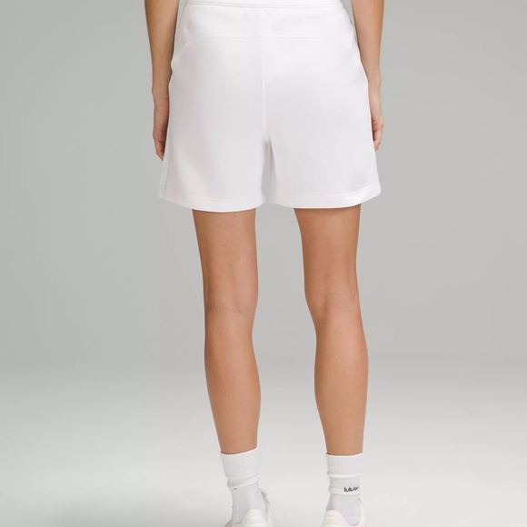 Lululemon Scuba High-Rise Shorts White Size 6 NWT 5” Inseam - Picture 2 of 8